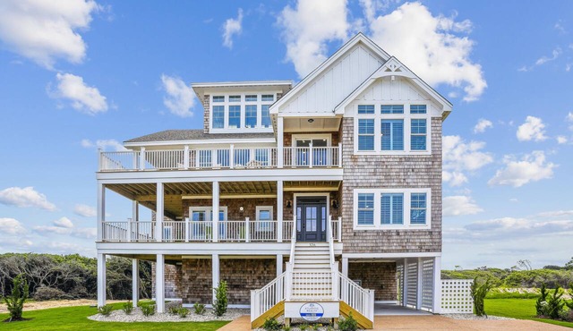 Newbern - New Cons. Semi Oceanfront in Corolla with Fire Pit, Elevator, Hot Tub and More! in Corolla