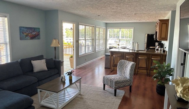 Newly refreshed, charming 3-bedroom Pickwick Lake house located at Grand Harbor! in Counce
