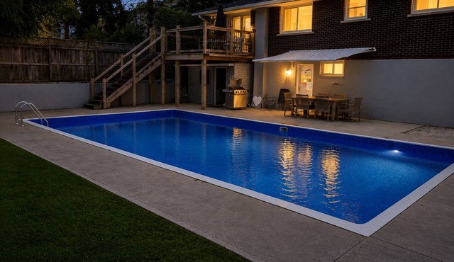 Peaceful Kitchener Getaway 5BR Home w/BBQ & Modern Kitchen in Kitchener
