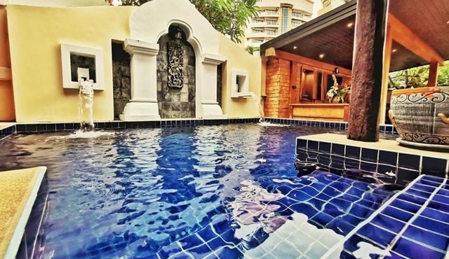 Peacock Party Pool Villa in Pattaya South