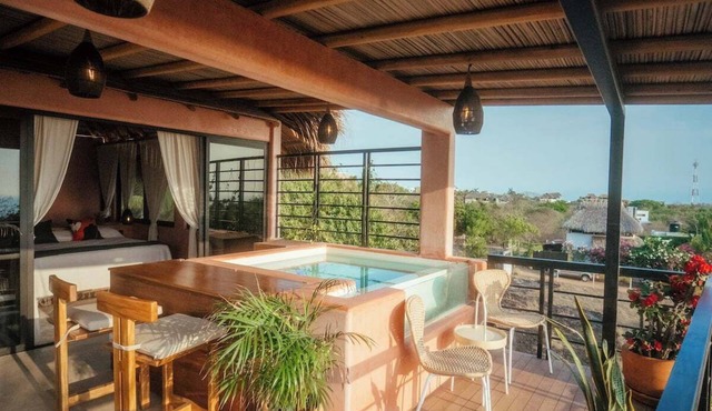 Penthouse with pool & ocean view in Puerto Escondido