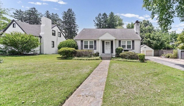Perfect 3-bedroom house with AC in quaint West Chester in West Chester