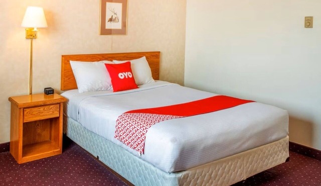 Pet Friendly Stay! 2 Comfy Units w/Free Parking! Near Downtown & Attractions! in Shelby