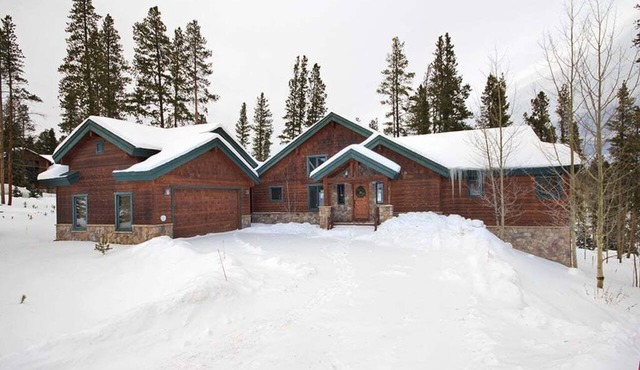 Pine Needle Lodge: Private Breck Home on an Acre, Hot Tub, Fireplaces, Dog Friendly in Breckenridge