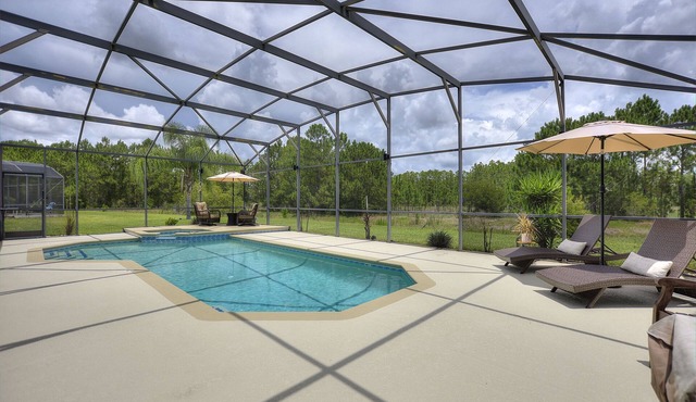 Premium home, pool and spa, with Inclusive Resort Amenities in Davenport