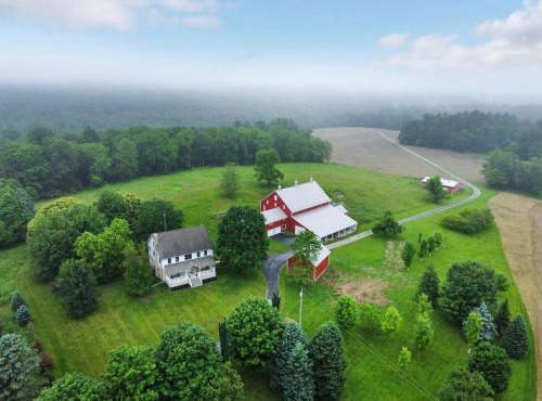 Private Hillside Retreat w/Hot Tub Near Gettysburg in Gettysburg