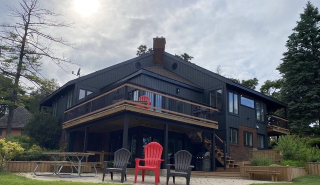 Private Lower Lakehouse/Cottage on Conestogo Lake in Moorefield
