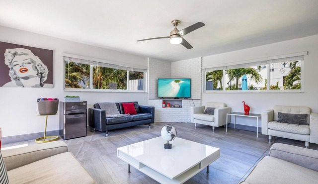Quiet Nest steps from Wilton Manors's Nightlife in wilton manors
