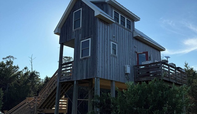 Remote tiny home/loft overlooking the Roanoke Sound & the Outer Banks in Manns Harbor