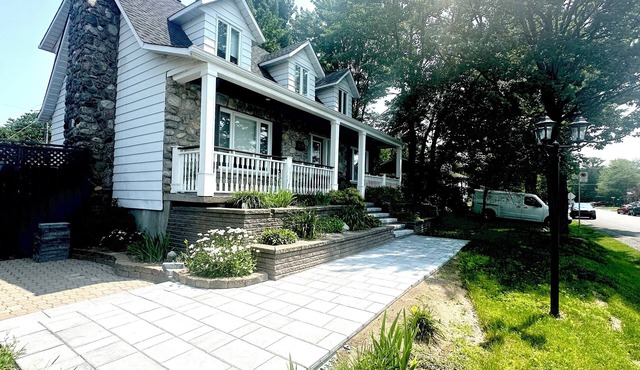 Renovated Canadian-Style Home, Near Everything ! in Mascouche