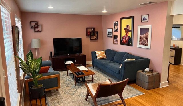 Retro Cowboy Villa in the Heart of Austin in Austin