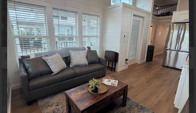 Riverfront Tiny Home w/King Bed & Wi-Fi in Vicksburg