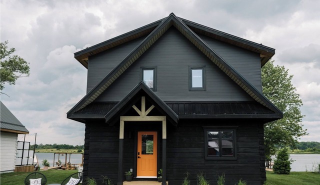 Riverside Cabin 3 A modern relaxed getaway in Trent Hills