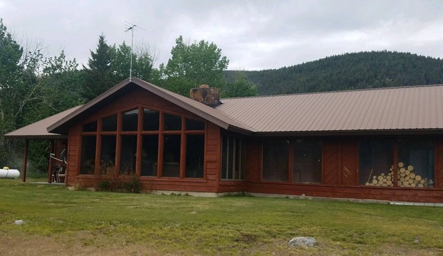 Rustic Cabin Getaway near Wise River – The Tommy James Place. Pet-Friendly! in Wise River