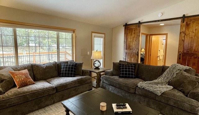 Rustic Luxury River House - Near Sunriver, Mt. Bachelor in Bend