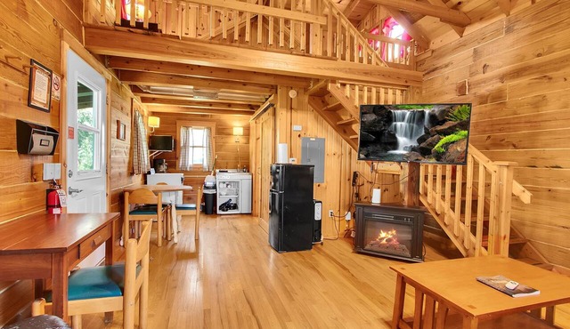 Rustic River Cabin 5 in Savanna