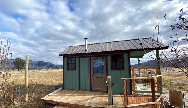 Sage Oasis Garden Tea Cabin in Hot Springs