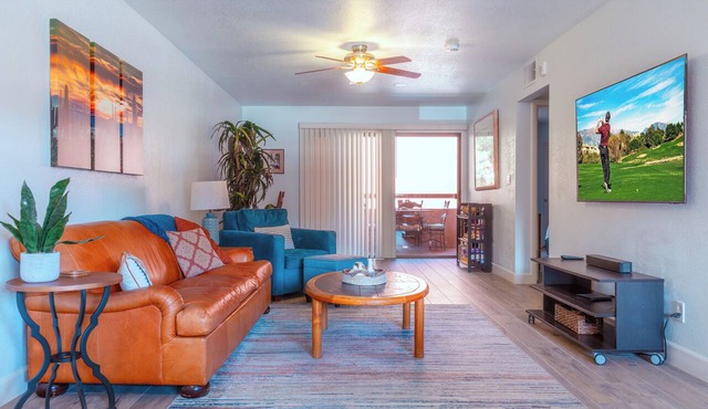 Sangria Skies condo - heated pool, gated, close to golf, dining, medical in Phoenix
