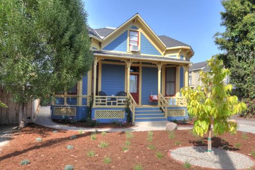 Santa Barbara Classic by Paradise Retreats in Santa Barbara