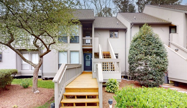 Sea Colony Villa with Central AC & Washer/Dryer - Private Beach & 12 Pools in Bethany Beach