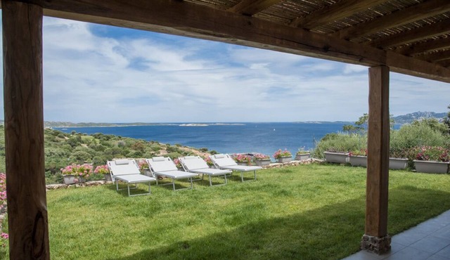 Sea view Villa in front of Caprera Island - 8 people in Capo D'orso