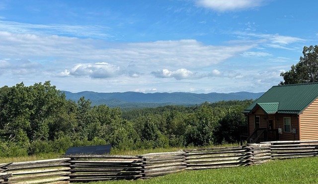Secluded Romantic Escape near Fairy Stone State Park, Virginia in Stuart
