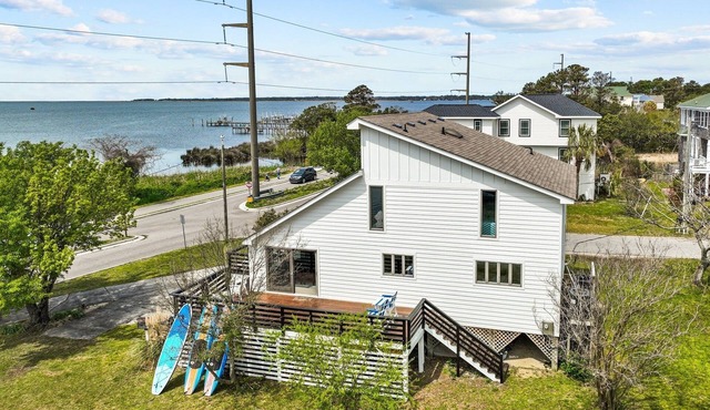 Semi-Soundfront on Bay Drive - Whole Home, Large Yard and Decks! in Kill Devil Hills