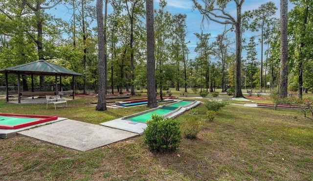 Serene Lakeside Escape: Your Cabin Hideaway at Bundick Lake Retreat in DeRidder