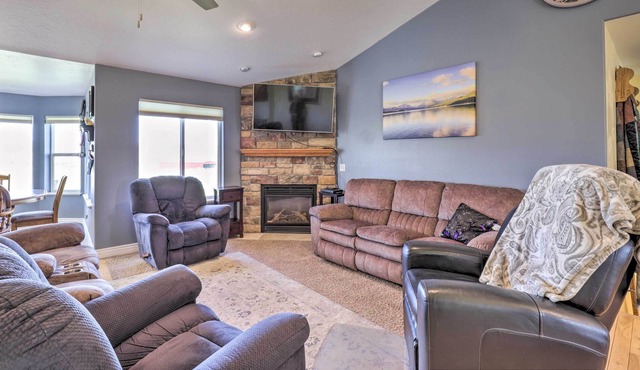 Serene Sterling Getaway, Near Palisade State Park! in Sterling