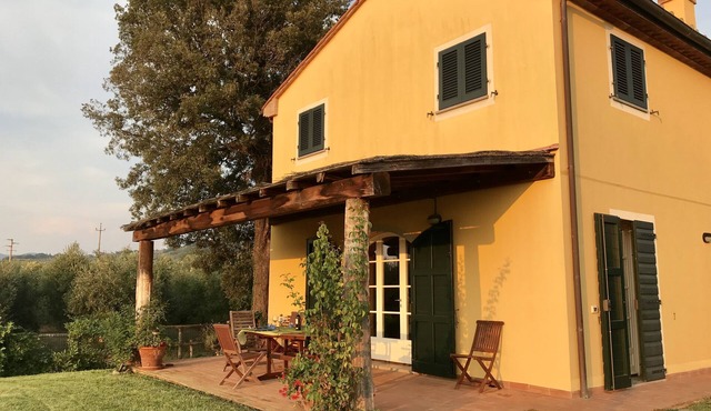 Single villa with swimming pool on the Bolgheri wine route. in Castagneto Carducci
