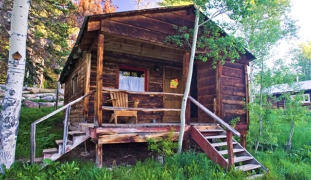 Sisters Cabin - Cozy rustic cabin near Steamboat Lake in Clark