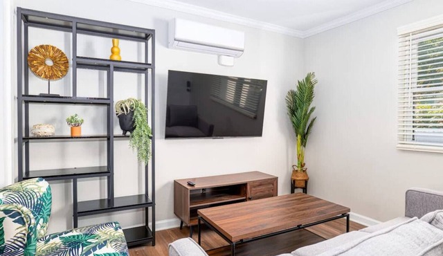 Sojourn 2 BR Luxury Beach Side Suite Surf Suite in Norfolk