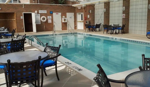 South Bend | Campus Crew Stay | Pool + Hot Tub | 2BR Condo in Mishawaka