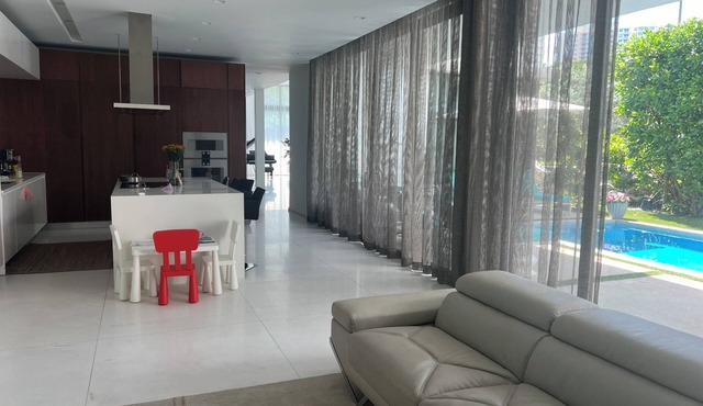 Spacious 5-bedroom villa in delightful Miami with WiFi in the heart of Brickell in Miami