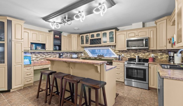 Spacious 5BR 4.5BA Coastal Home w/Patio Fire Pit in Conception Bay South