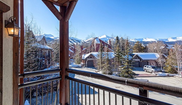 Spacious Breckenridge condo, Outdoor hot tub, 2 blocks from Main Street, Fantast in Breckenridge