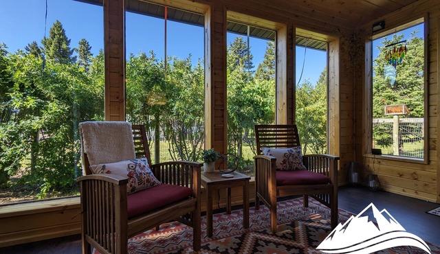 Spacious Cabin - Close to Seeley Lake, Wi-Fi, Dogs Welcome, RV Spot in Seeley Lake