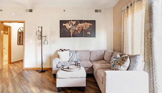 Spacious Condo in Chicago Ridge
