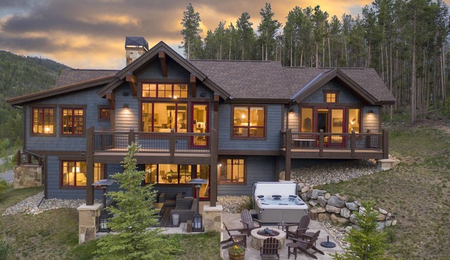 Spacious Elegance, 5 en suites, hiking trail to town, packed with amenities! in Breckenridge