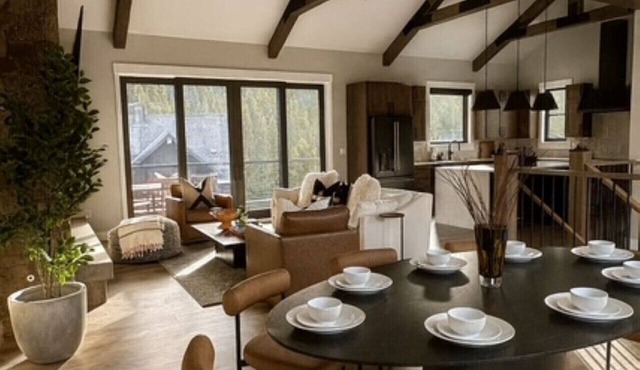 Spacious Keystone Condo | Pool Access Sleeps 9 in Keystone