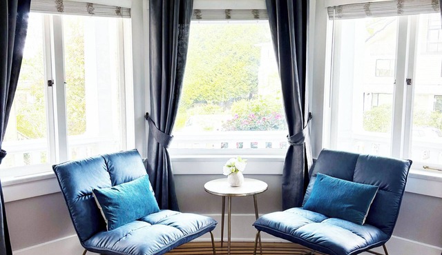 Spacious Kitsilano 2BR - Walk to Beach + Trendy Shops + Heritage Infused in Vancouver