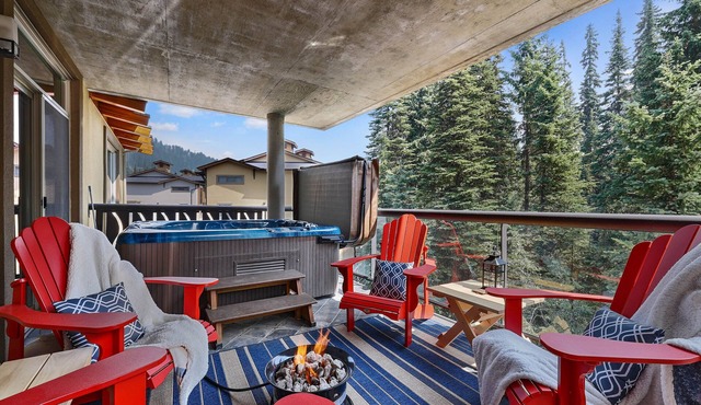 Spacious Ski in/out Condo in Sun Peaks Village in Sun Peaks