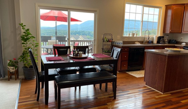 Stunning Large Home in Shenandoah with Sweeping Scenic Vistas in Strasburg