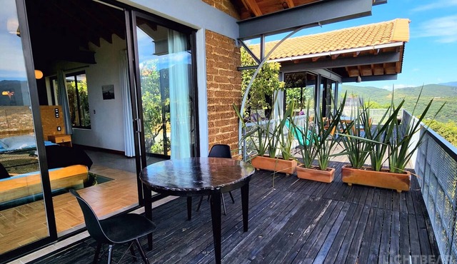 Suite Flotante: glass carpet floor and magical views in Oaxaca de Juárez