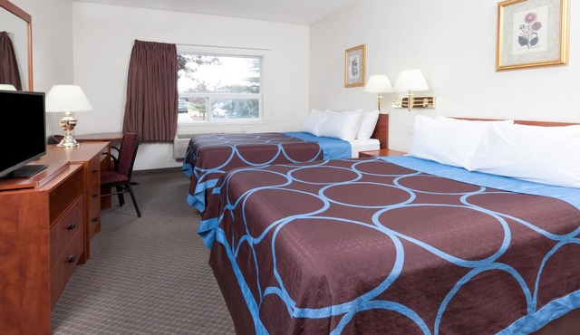 Super 8 by Wyndham Edmonton/West in Edmonton