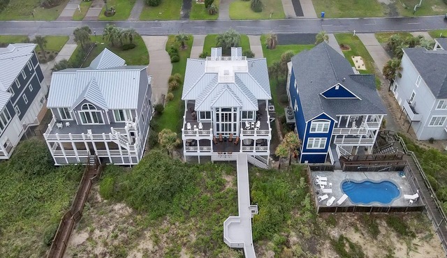 Surviving Stress: Exquisite Oceanfront Caswell Beach Home Perfect for Small Beac in Caswell Beach