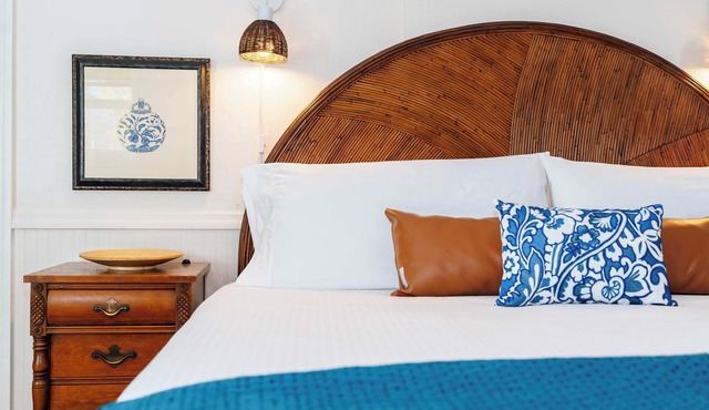 Swank Suites | King with Lux Tub in Ashland
