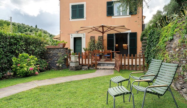 Terraced House 'Due Ulivi' with Private Terrace, Garden, and Wi-Fi in Lavagna
