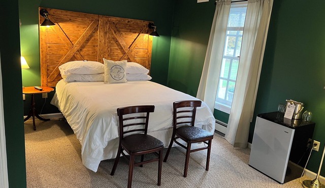 The Bond Inn Room #1 in Warrensburg
