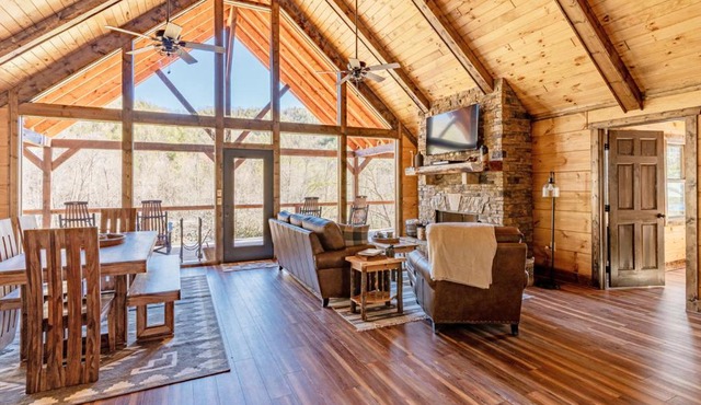 The Preserve Mountain Getaway Cabin in Aquone
